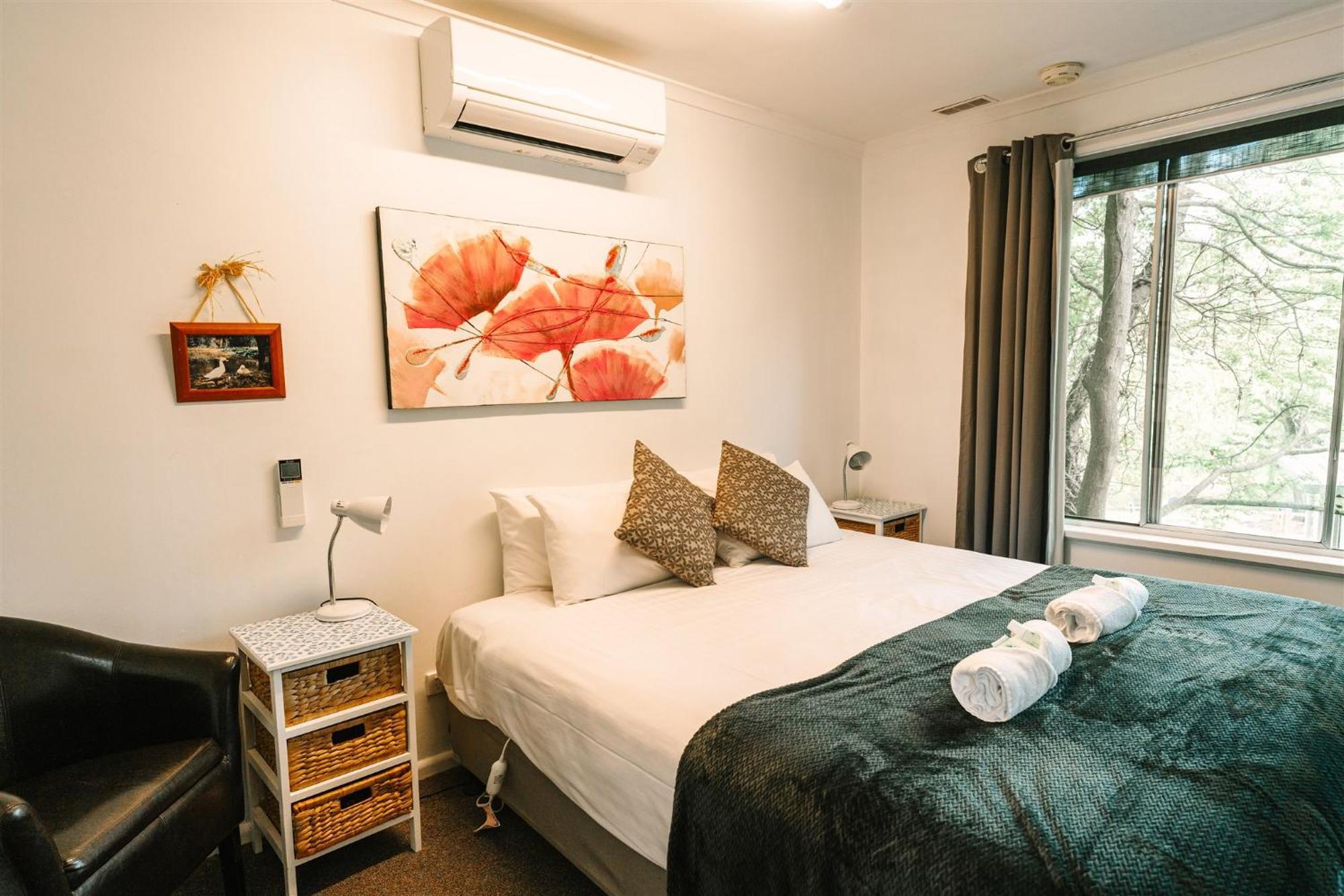 Alpine Riverside Cottages Porepunkah Extérieur photo