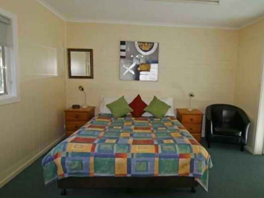 Alpine Riverside Cottages Porepunkah Extérieur photo
