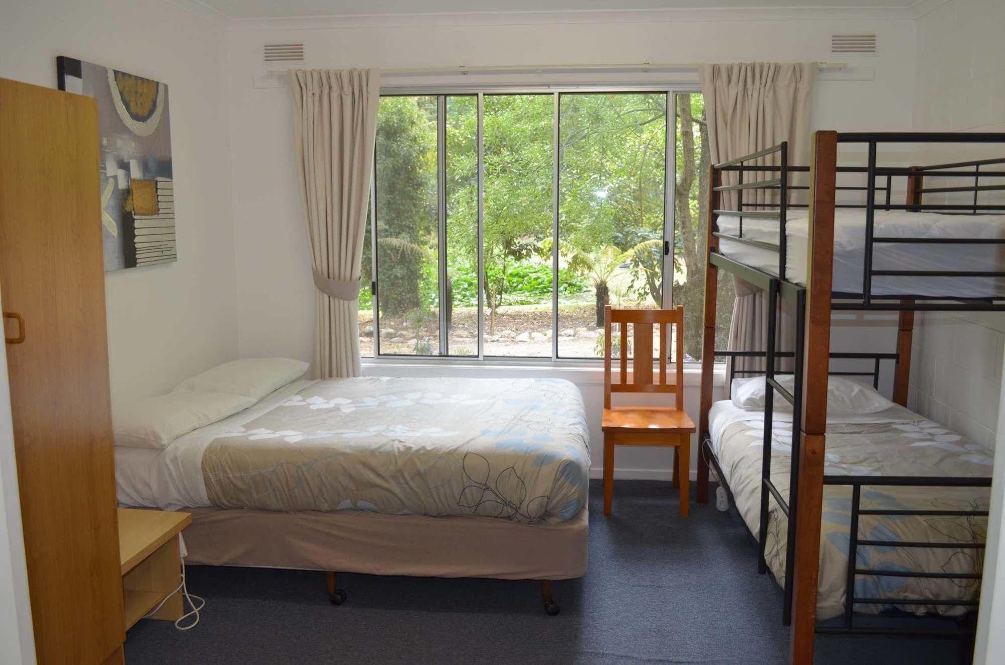 Alpine Riverside Cottages Porepunkah Extérieur photo