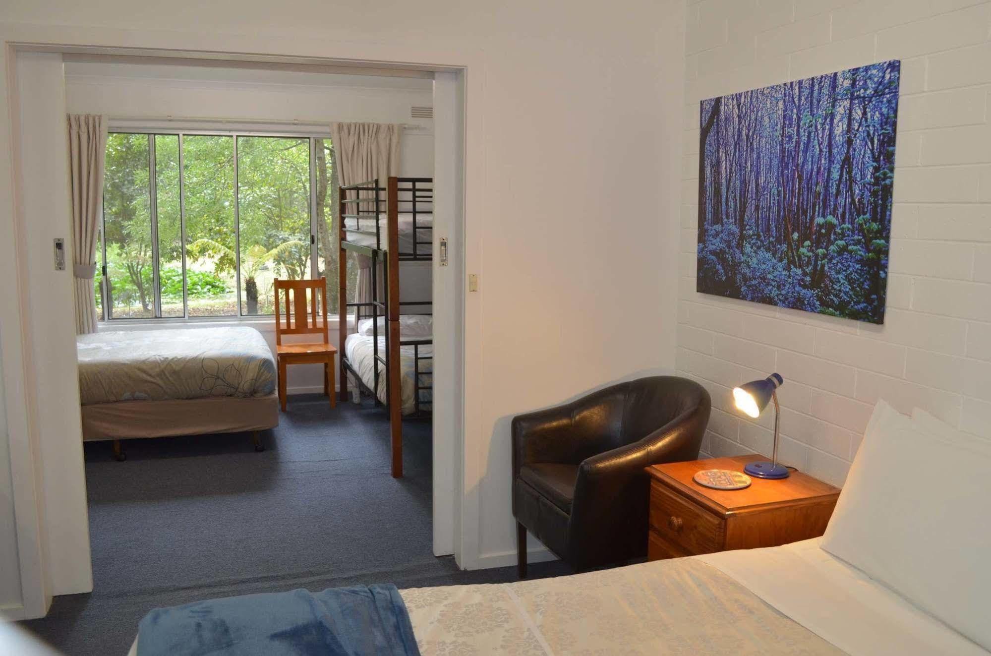 Alpine Riverside Cottages Porepunkah Extérieur photo